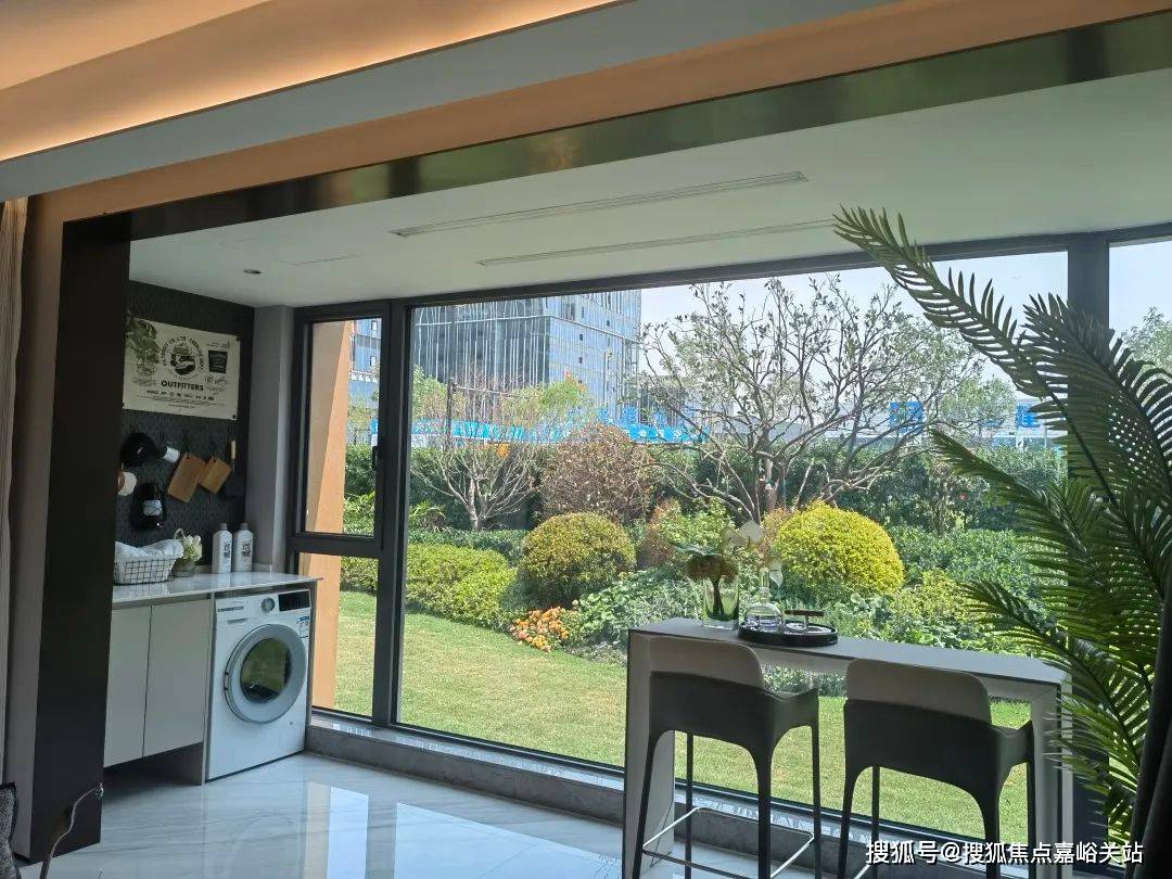 境户型价格地址楼盘详情配套电话交房时间配套电话交房时间中环铂樾(售楼处)网站 - 中环铂樾销售中心 - 环(图5)